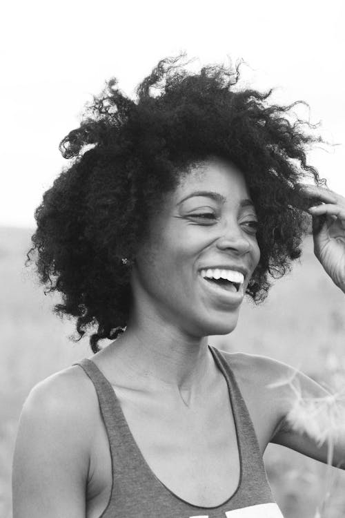 Bem-vinda ao Beleza Afro: Seu Guia para Começar a Cuidar do Seu Cabelo e Pele com Amor